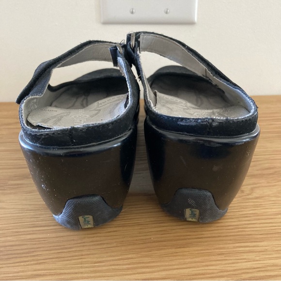 J-41 Size 11 Black Mary Jane Shoes - Picture 3 of 8